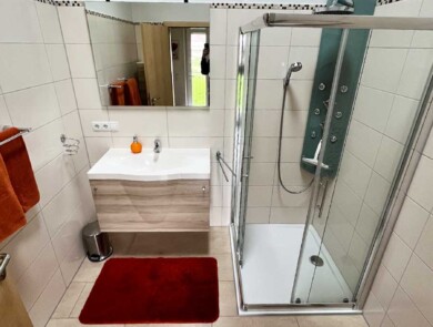 Bad mit Massagedusche